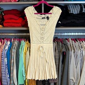 Moda International cream sleeveless crocheted v neck sweater dress size XS